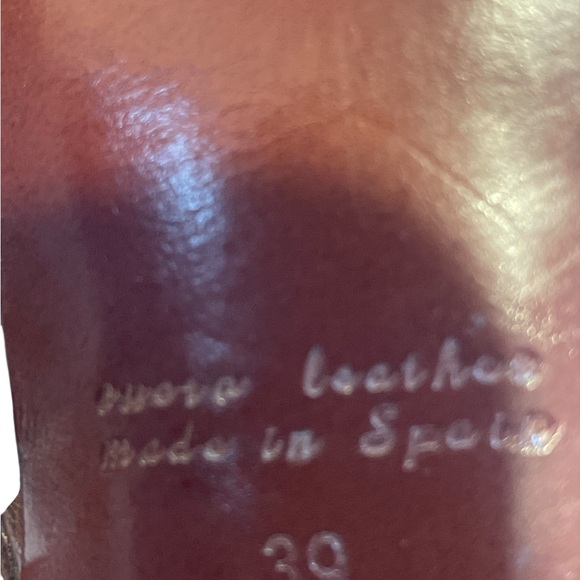 Vintage Chic Mihara Brown and Red Women's Shoes - Picture 12 of 13